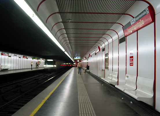 U1 Vorgartenstraße