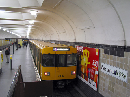 U-Bahnhof Platz der Luftbrücke