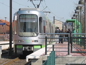 TW 2000 at Langenhagen/Kurt-Schumacher-Allee © Robert Schwandl