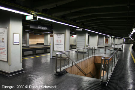 Dinegro metro station
