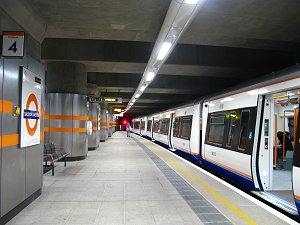 Overground Dalston Junction