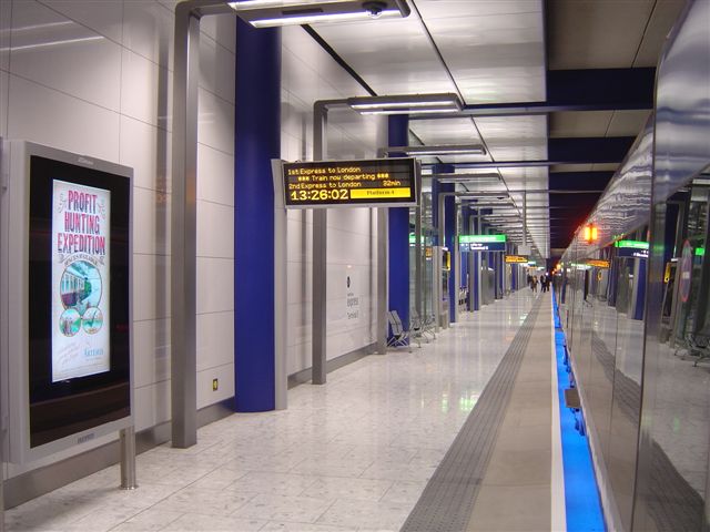 Heathrow Express - Heathrow Terminal 5 © B. Hardy